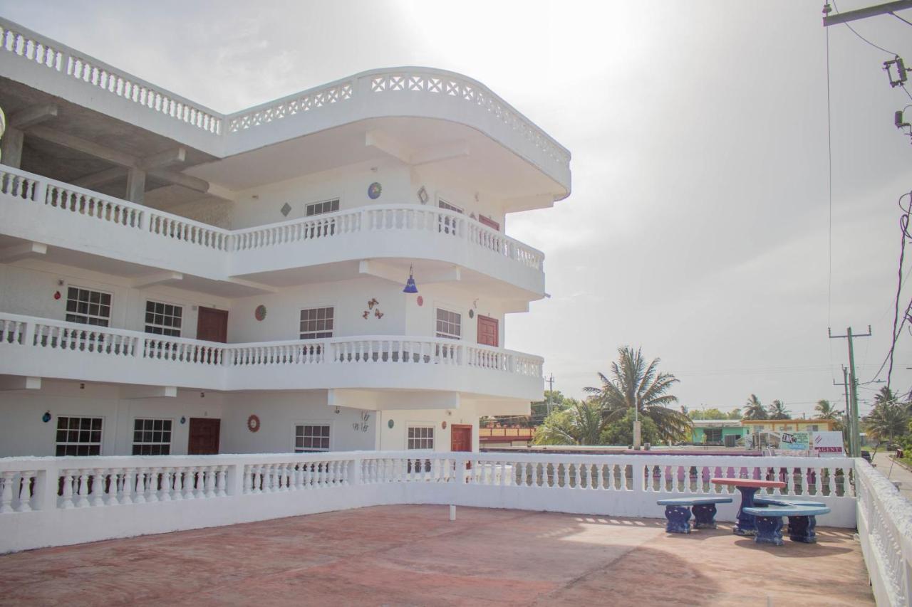 Las Palmas Hotel GOLD STANDARD APPROVED Corozal Exterior foto