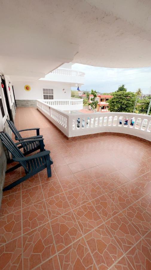 Las Palmas Hotel GOLD STANDARD APPROVED Corozal Exterior foto