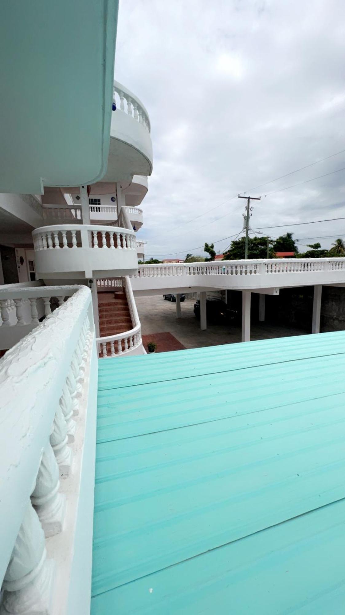 Las Palmas Hotel GOLD STANDARD APPROVED Corozal Exterior foto