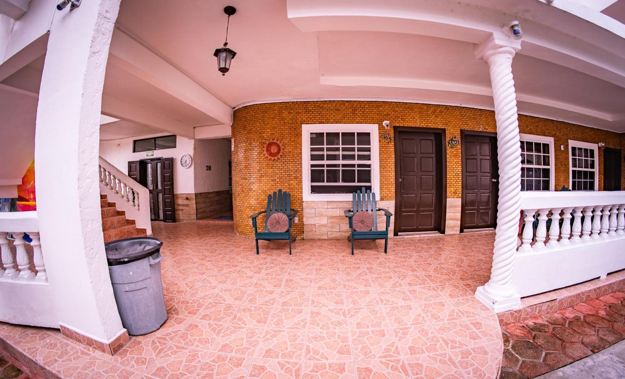 Las Palmas Hotel GOLD STANDARD APPROVED Corozal Exterior foto